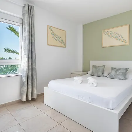 Modern 4br 公寓 *