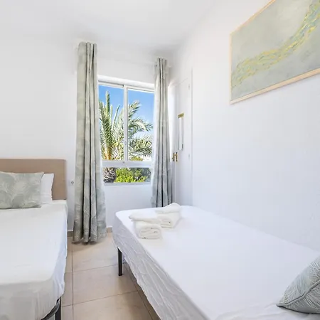 דירה Modern 4br *